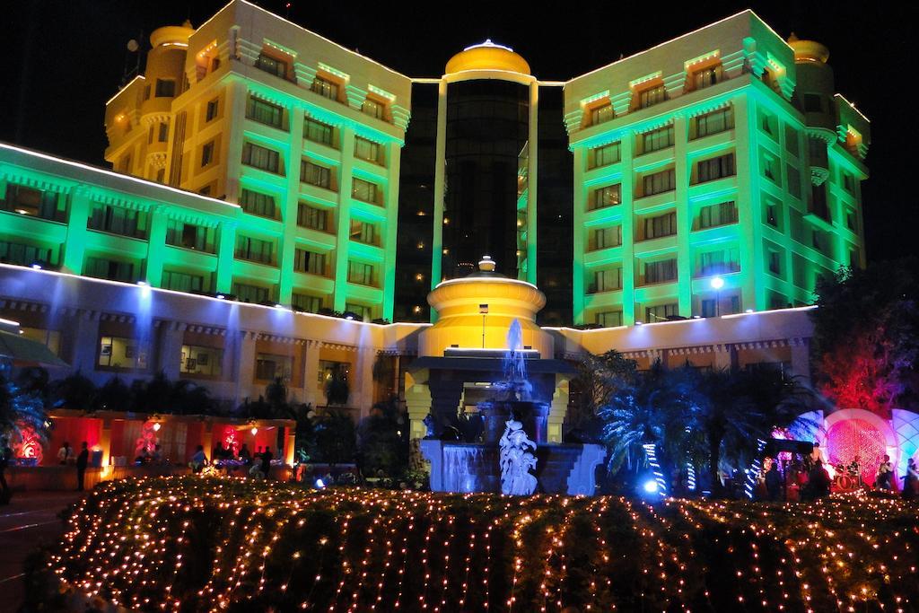 Hotel Swosti Premium Бхубанешвар Екстер'єр фото