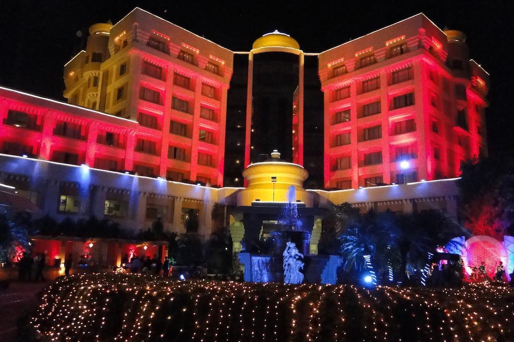 Hotel Swosti Premium Бхубанешвар Екстер'єр фото